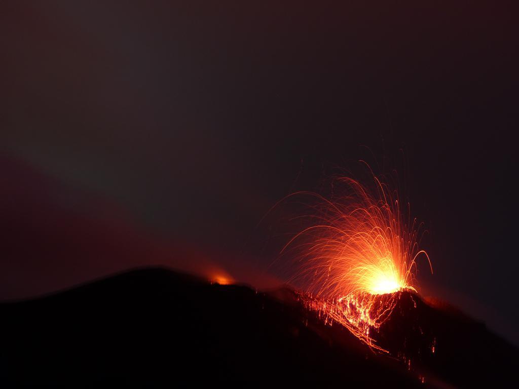 Il Vulcano A Piedi Stromboli Exterior foto