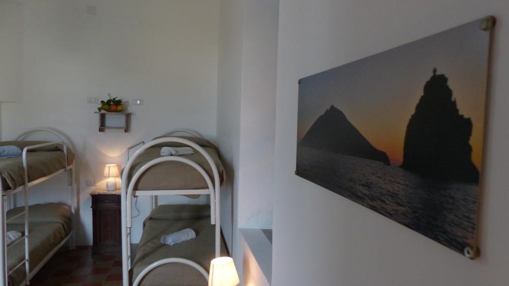 Il Vulcano A Piedi Stromboli Exterior foto