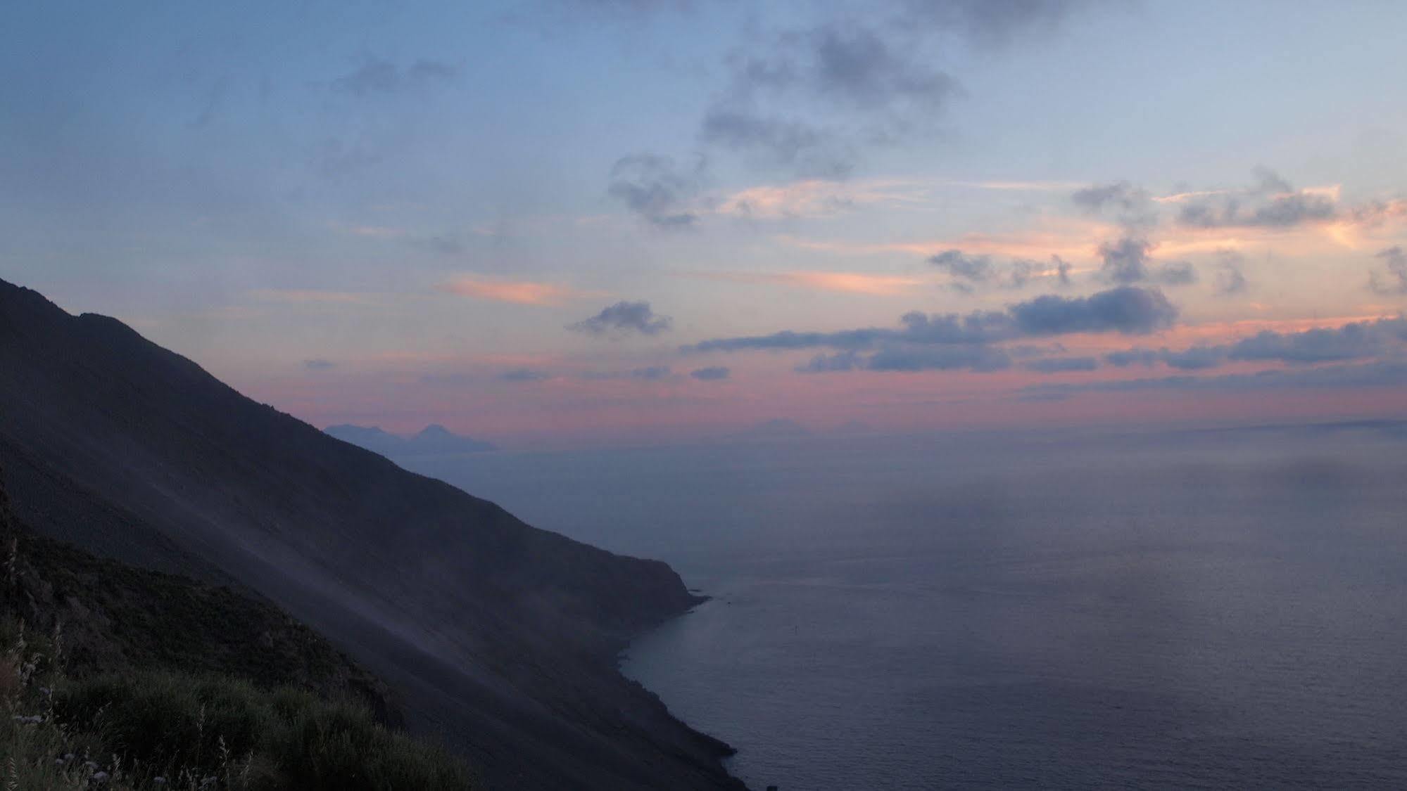 Il Vulcano A Piedi Stromboli Exterior foto