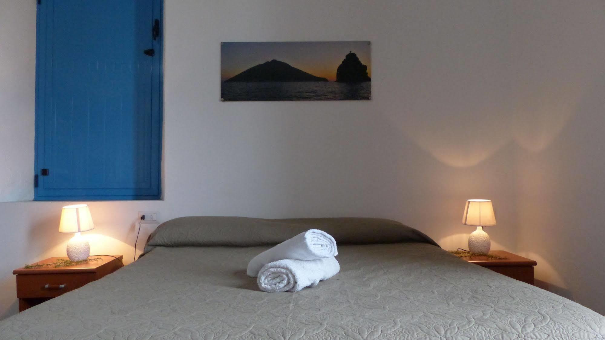 Il Vulcano A Piedi Stromboli Exterior foto